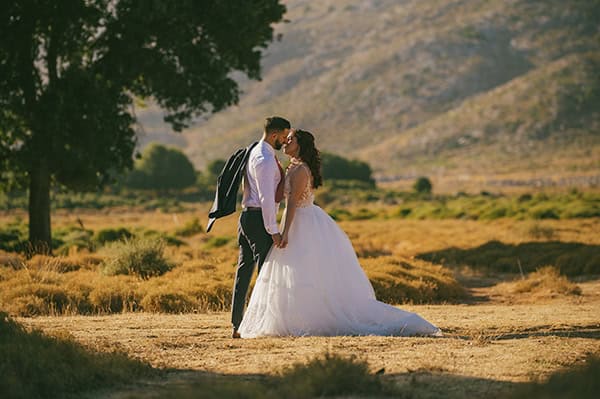 rustic-fall-wedding-crete-florals-pastel-hues_01