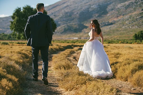 rustic-fall-wedding-crete-florals-pastel-hues_03