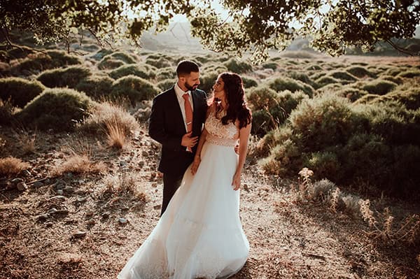 rustic-fall-wedding-crete-florals-pastel-hues_17