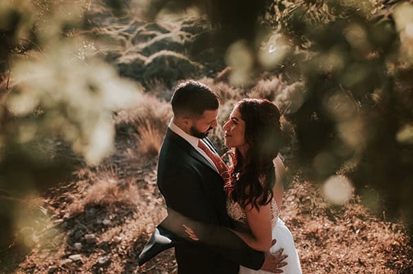 rustic-fall-wedding-crete-florals-pastel-hues_18