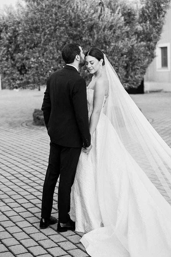 rustic-summer-wedding-athens-impressive-florals-various-hues_06x