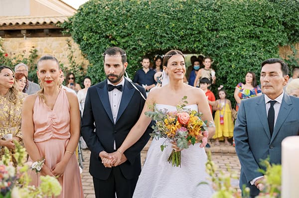 rustic-summer-wedding-athens-impressive-florals-various-hues_45