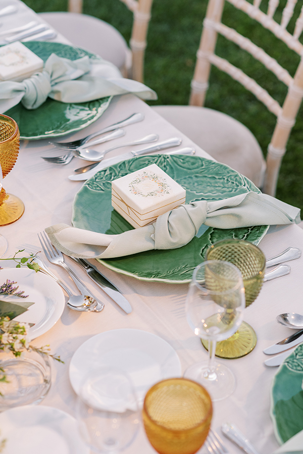 rustic-summer-wedding-athens-impressive-florals-various-hues_61