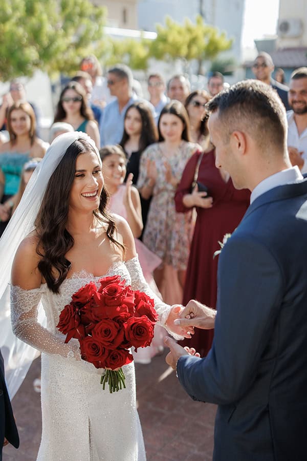 stylish-fall-wedding-limassol-roses-deep-red-color_01