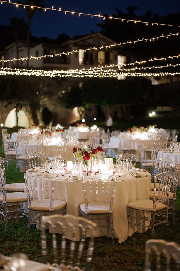 stylish-fall-wedding-limassol-roses-deep-red-color_18