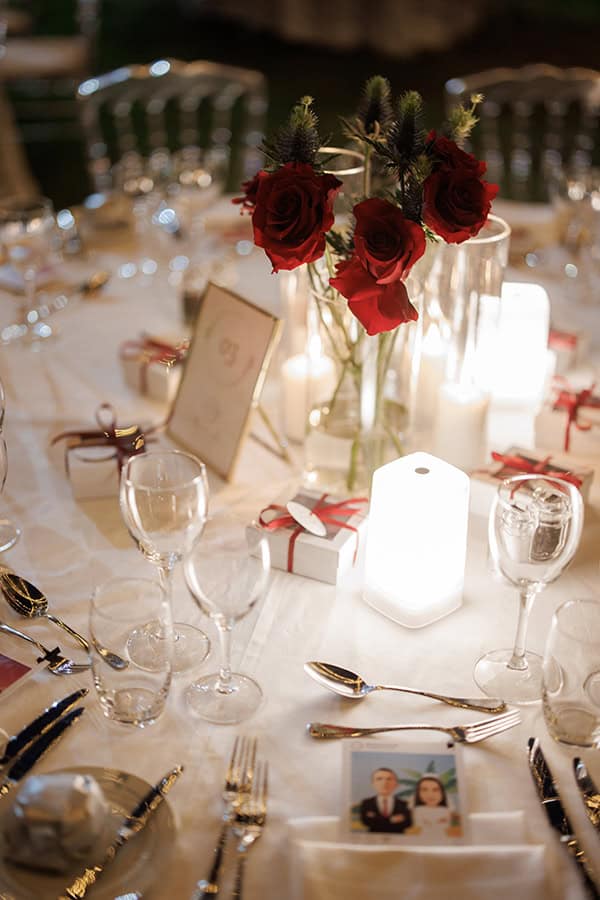 stylish-fall-wedding-limassol-roses-deep-red-color_20