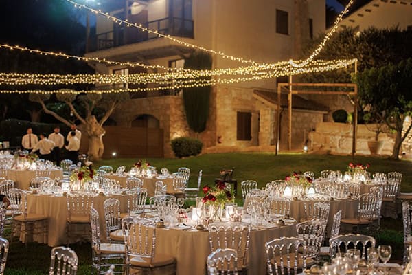 stylish-fall-wedding-limassol-roses-deep-red-color_22