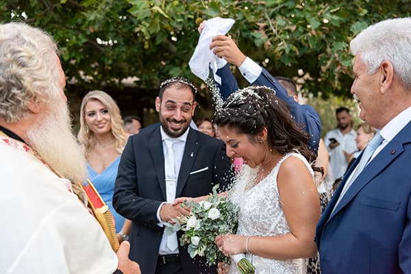 summer-wedding-athens-white-blooms-rustic-touches_22