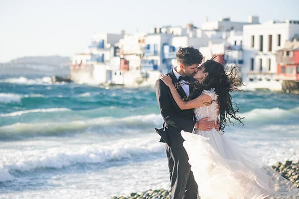 unique-day-after-shoot-background-beauties-mykonos_01x