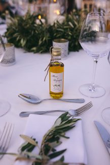 Ξεχωριστή γυάλινη μπομπονιέρα με ελαιόλαδο