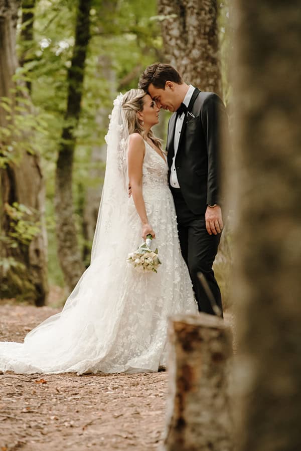 beautiful-fall-wedding-ktima-elena-white-flowers-gold-touches_02