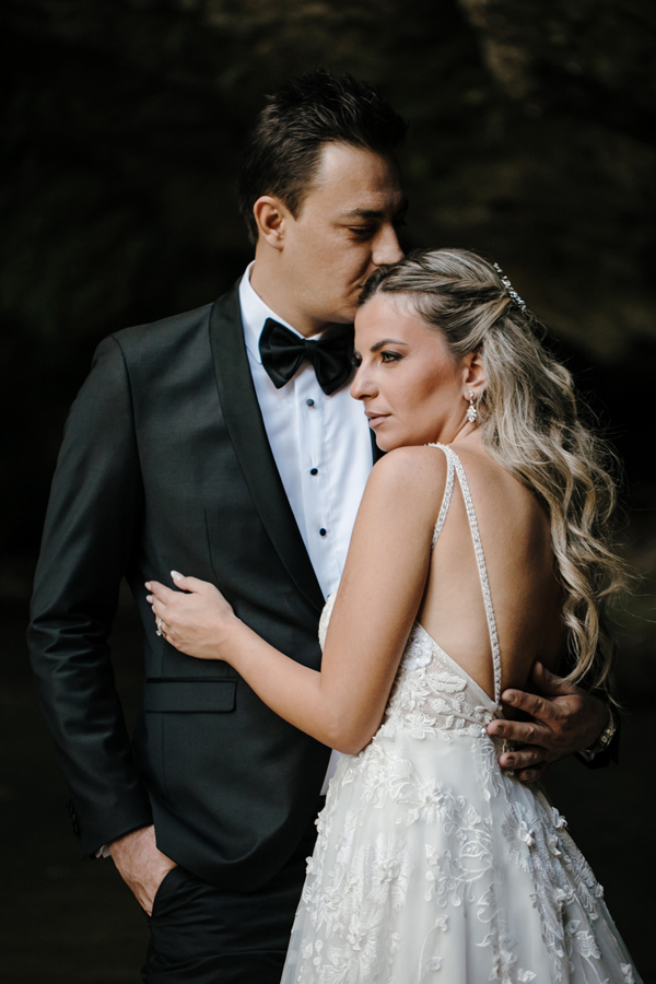 beautiful-fall-wedding-ktima-elena-white-flowers-gold-touches_03