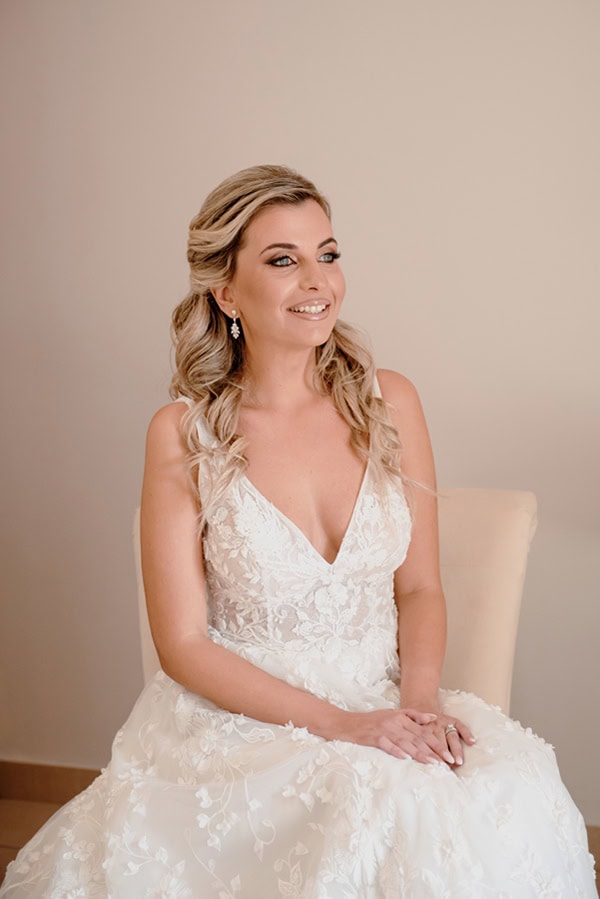 beautiful-fall-wedding-ktima-elena-white-flowers-gold-touches_07