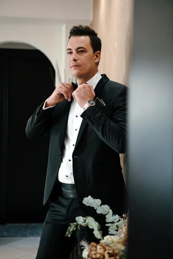 beautiful-fall-wedding-ktima-elena-white-flowers-gold-touches_08