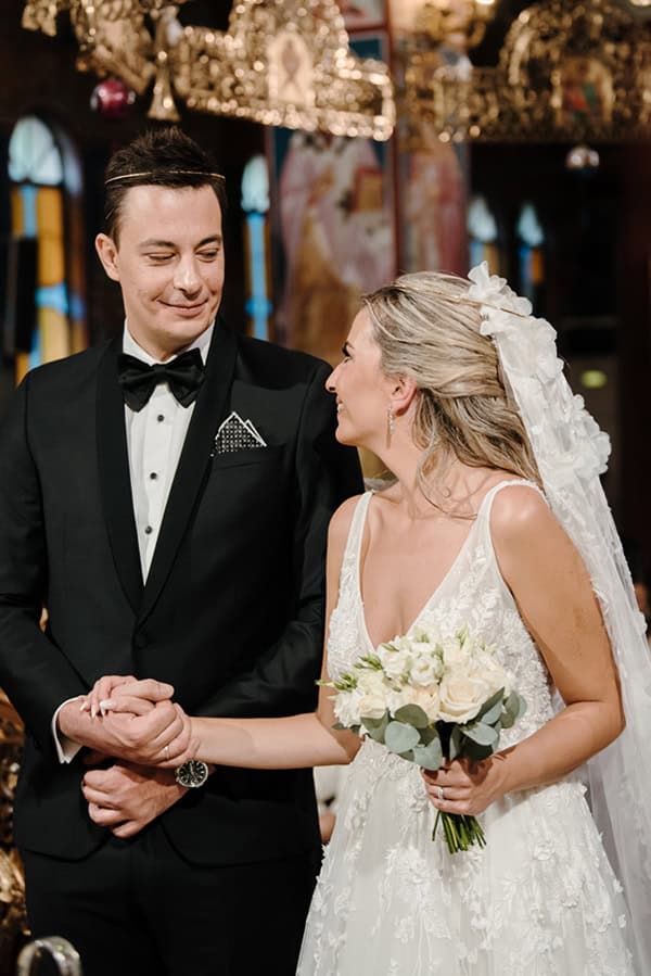 beautiful-fall-wedding-ktima-elena-white-flowers-gold-touches_13