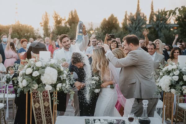 beautiful-summer-wedding-athens-white-floral-arrangements-lush-greenery_31