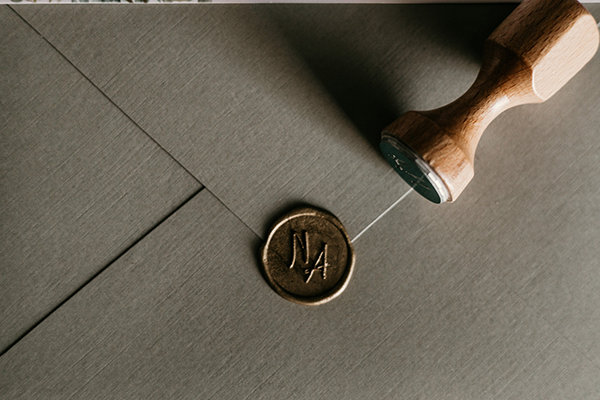 beautiful-summer-wedding-euvoia-white-blooms-pampas-grass_05
