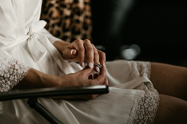 beautiful-summer-wedding-euvoia-white-blooms-pampas-grass_07