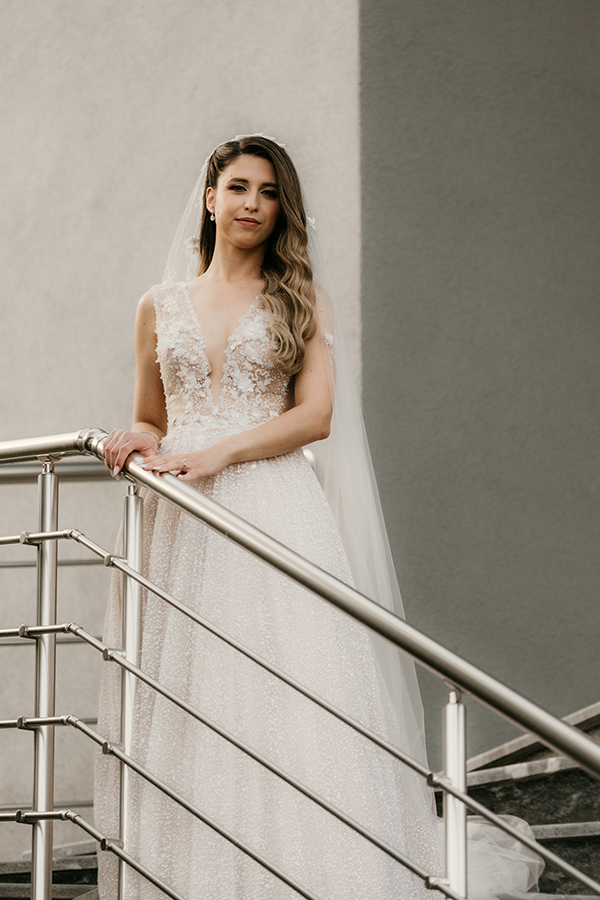 beautiful-summer-wedding-euvoia-white-blooms-pampas-grass_12