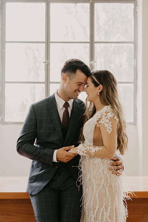 boho-chic-wedding-ktima-elena-white-blooms-pampas-grass_21