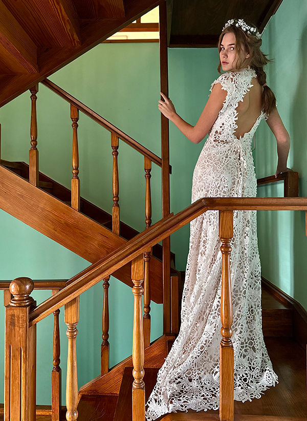 boho-wedding-gowns-celia-dragouni-stylish-bridal-look_12