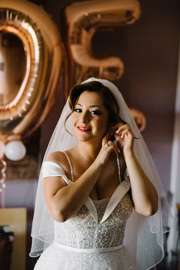 chic-summer-wedding-kozani-lush-romantic-floral-arrangments_13