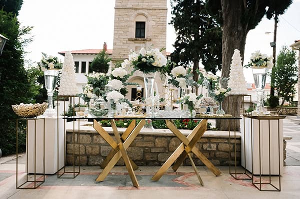 chic-summer-wedding-kozani-lush-romantic-floral-arrangments_19