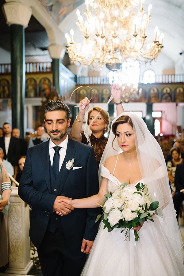 chic-summer-wedding-kozani-lush-romantic-floral-arrangments_34