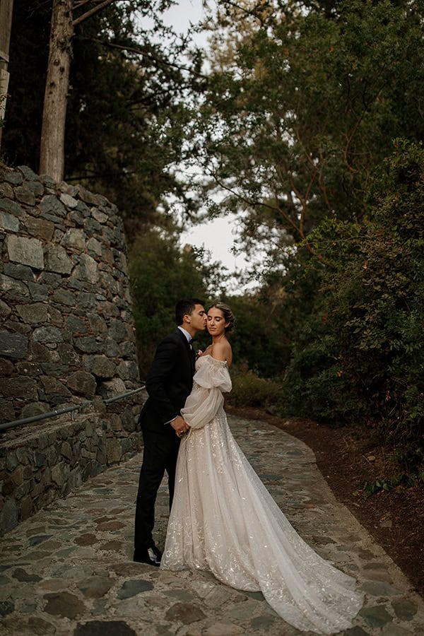 colorful-summer-wedding-platres-modern-touches_04