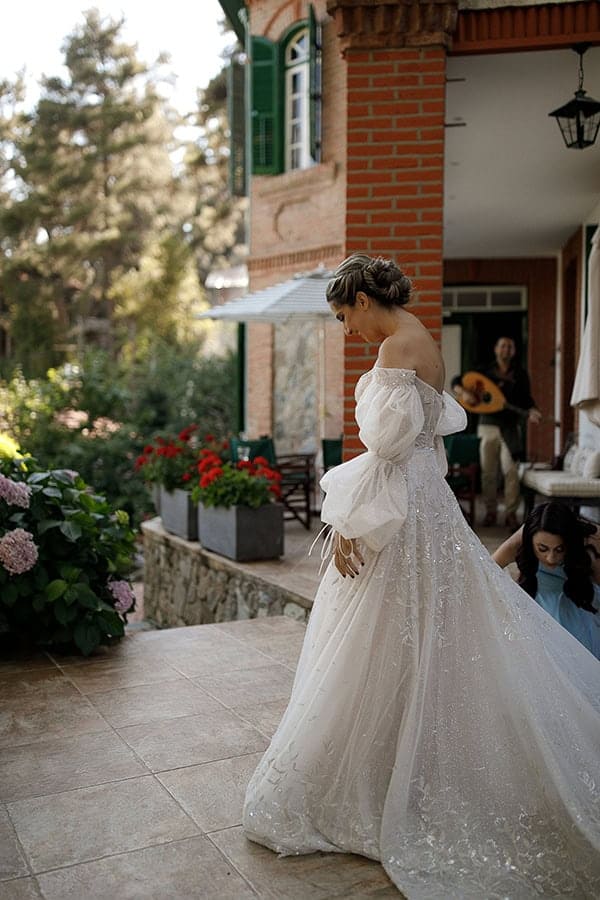 colorful-summer-wedding-platres-modern-touches_15x