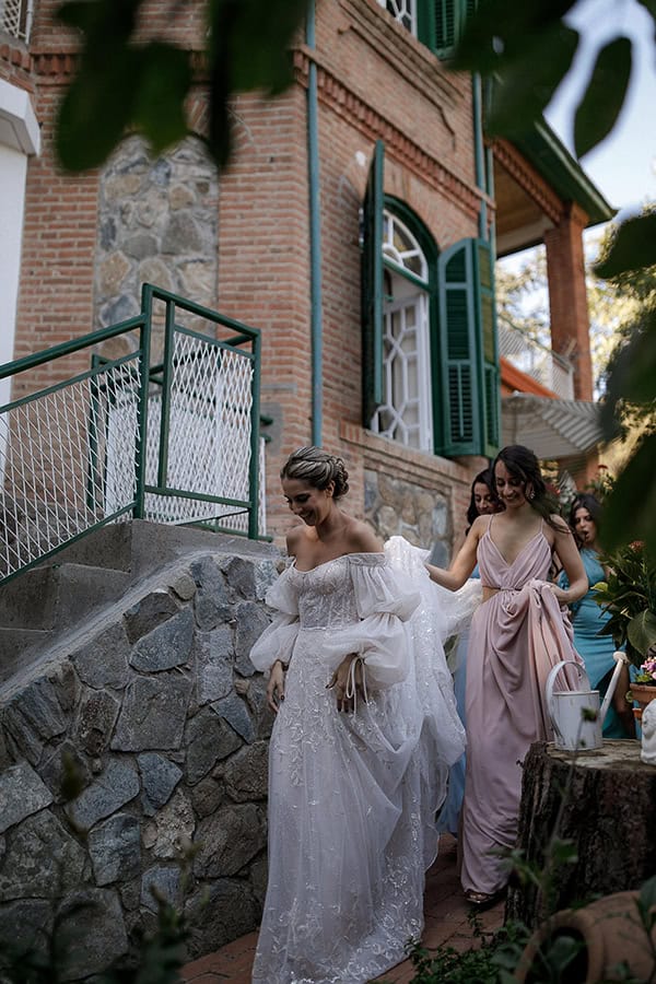 colorful-summer-wedding-platres-modern-touches_18x