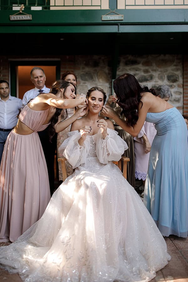 colorful-summer-wedding-platres-modern-touches_25