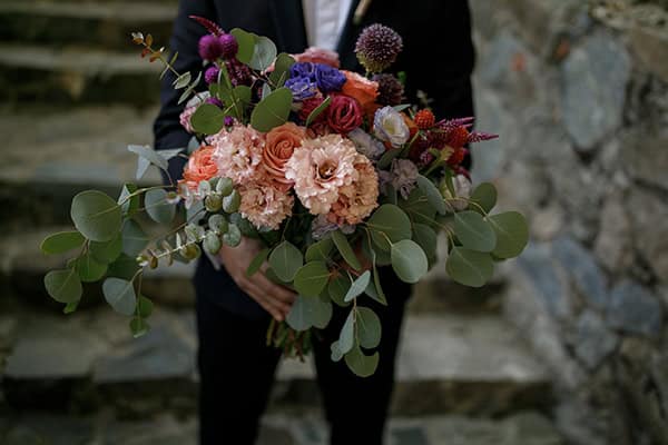 colorful-summer-wedding-platres-modern-touches_35x