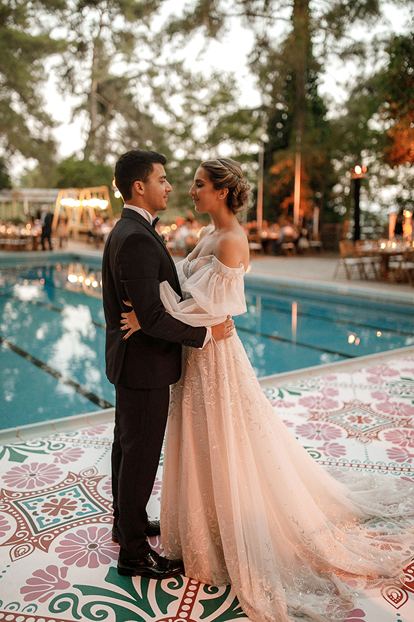 colorful-summer-wedding-platres-modern-touches_53