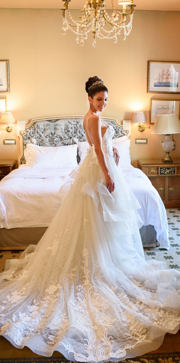 elegant-wedding-hotel-grande-bretagne-white-lisianthus-orchids_08