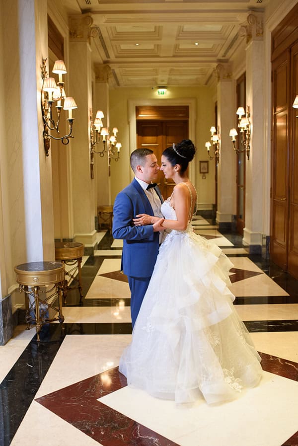 elegant-wedding-hotel-grande-bretagne-white-lisianthus-orchids_24