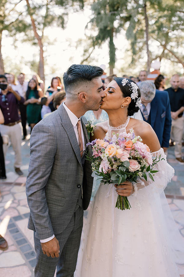 elegant-wedding-thessaloniki-beautiful-florals-light-romantic-hues_54