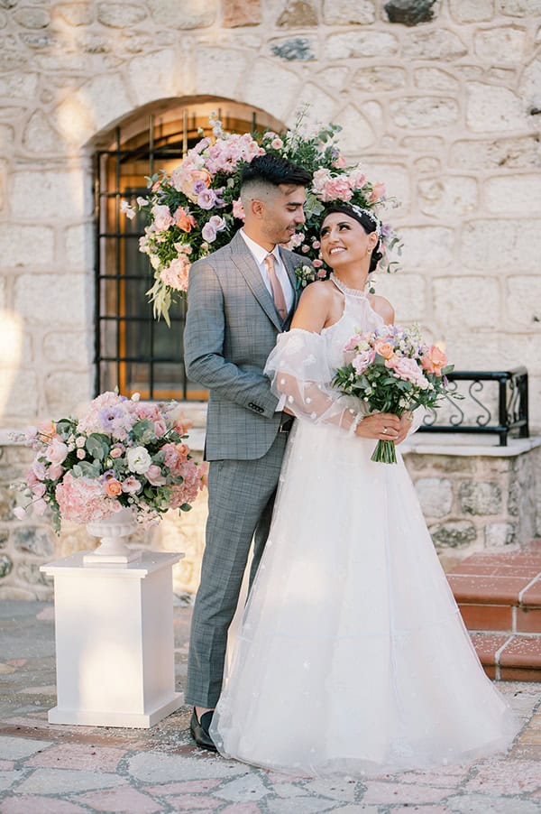 elegant-wedding-thessaloniki-beautiful-florals-light-romantic-hues_75