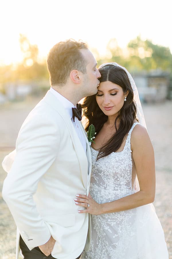 fairytale-summer-wedding-athens-impressive-floral-arrangements-white-hues_01y