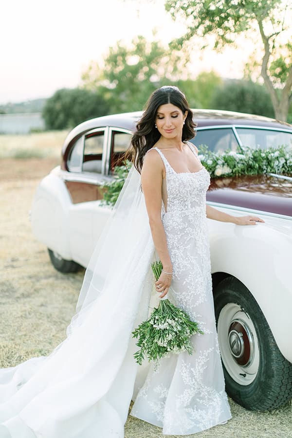 fairytale-summer-wedding-athens-impressive-floral-arrangements-white-hues_04