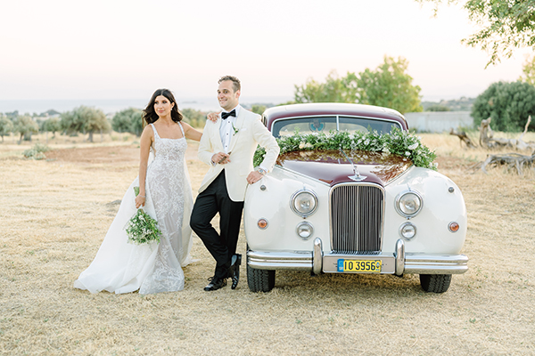 fairytale-summer-wedding-athens-impressive-floral-arrangements-white-hues_04x