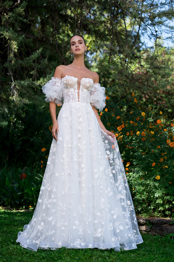 impressive-wedding-gown-costantino-bride-stunning-bridal-look_01x