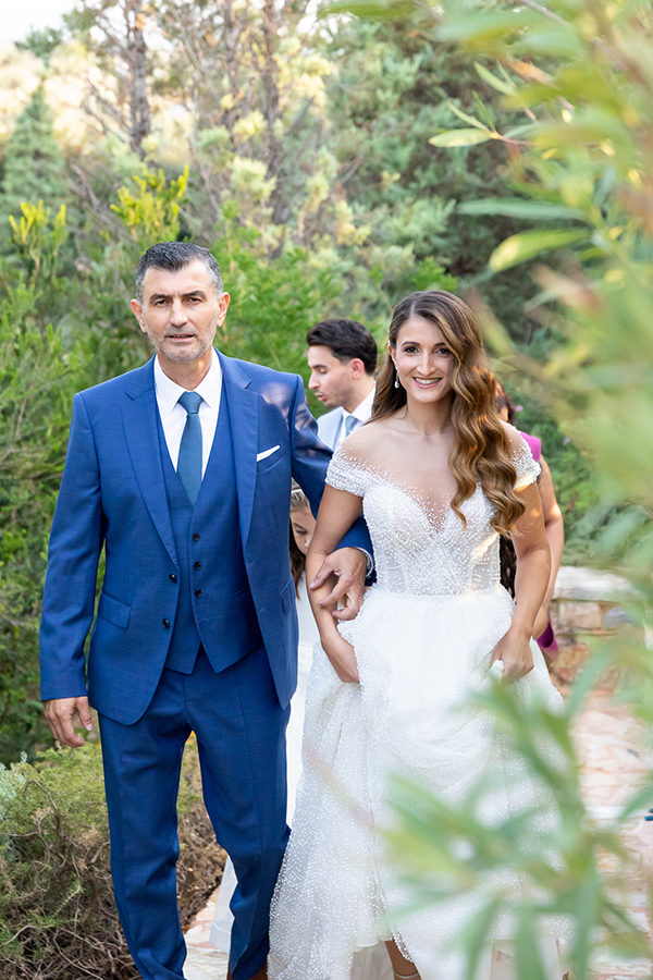 lovely-romantic-wedding-athens-roses-hydrangeas-light-tones_10