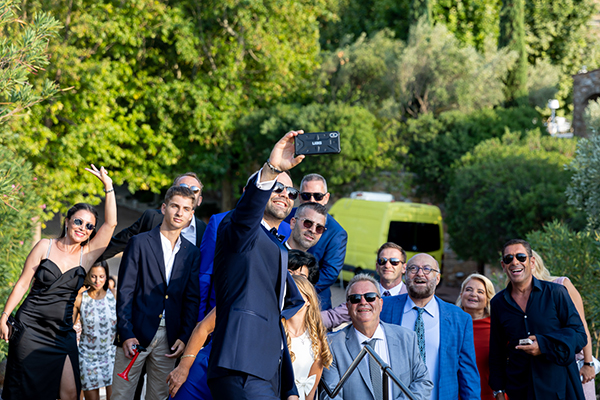 lovely-romantic-wedding-athens-roses-hydrangeas-light-tones_14