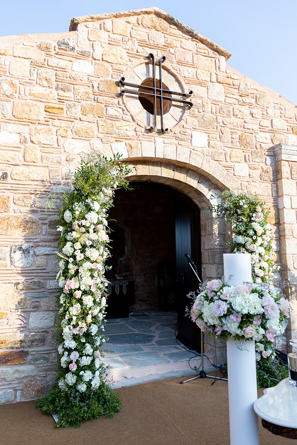 lovely-romantic-wedding-athens-roses-hydrangeas-light-tones_18