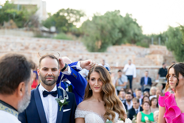 lovely-romantic-wedding-athens-roses-hydrangeas-light-tones_21x
