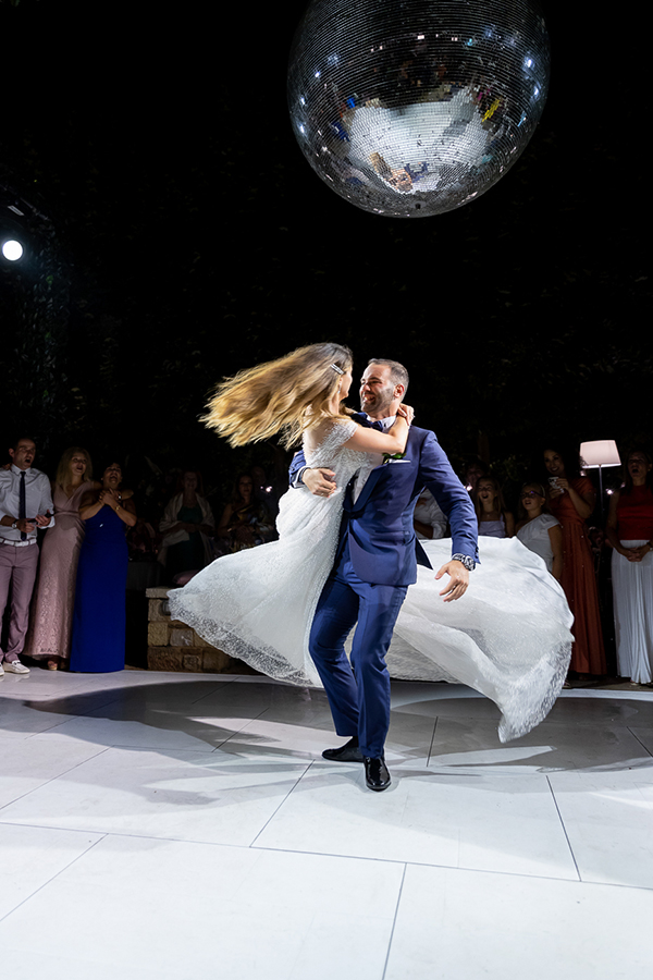 lovely-romantic-wedding-athens-roses-hydrangeas-light-tones_37