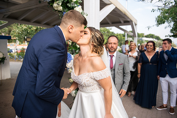 lovely-wedding-thessaloniki-white-light-blue-hydrangeas_17