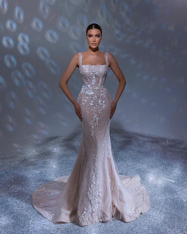 most-shiny-wedding-gowns-demetrios-magic_04