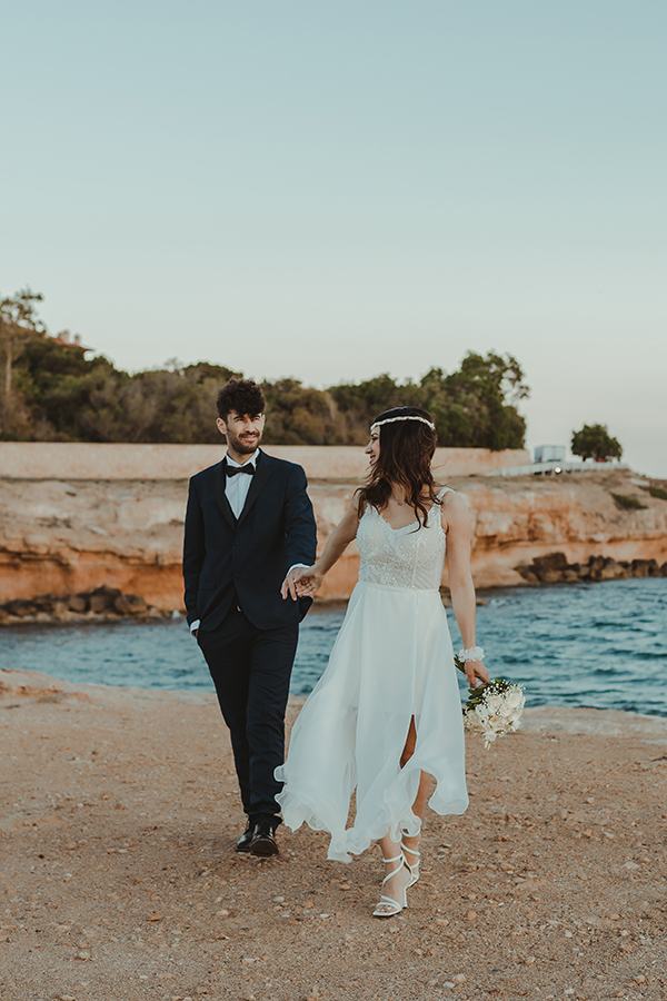 outdoor-spring-wedding-aigina-white-romantic-florals_02